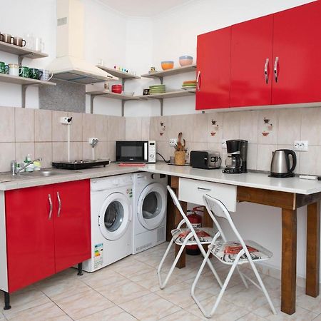 Cosy Apartment In City Centre Oradea Bagian luar foto