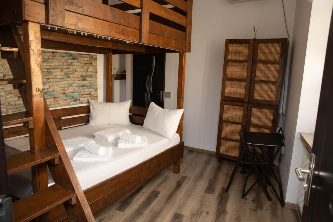 Cosy Apartment In City Centre Oradea Bagian luar foto