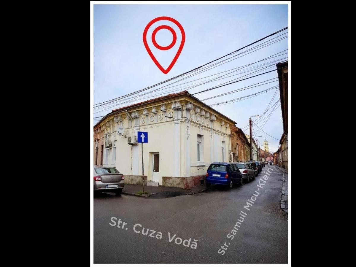 Cosy Apartment In City Centre Oradea Bagian luar foto