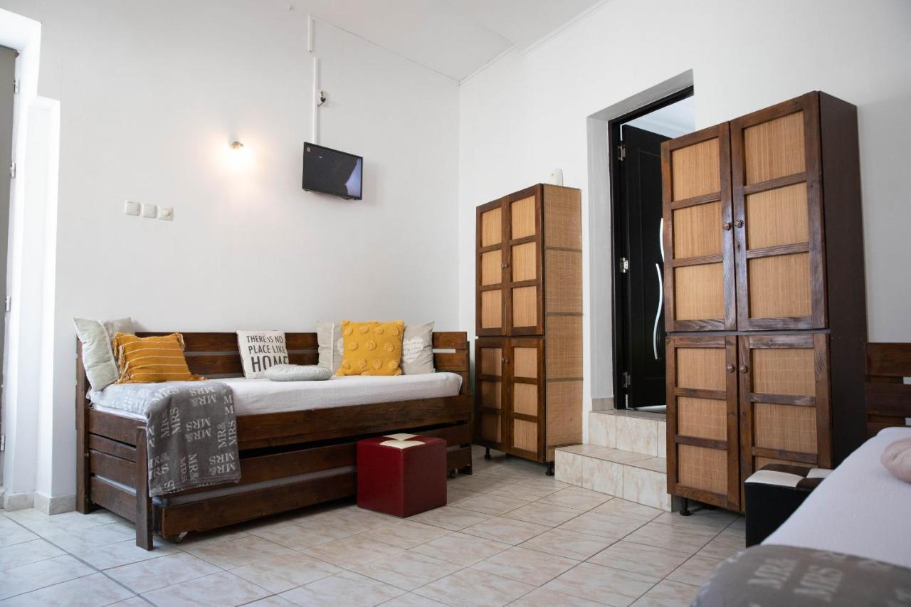 Cosy Apartment In City Centre Oradea Bagian luar foto